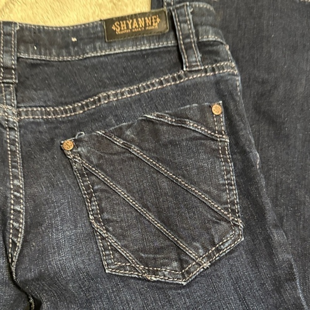 148.   Shyanne Indigo Boot Cut Jeans size 26 short